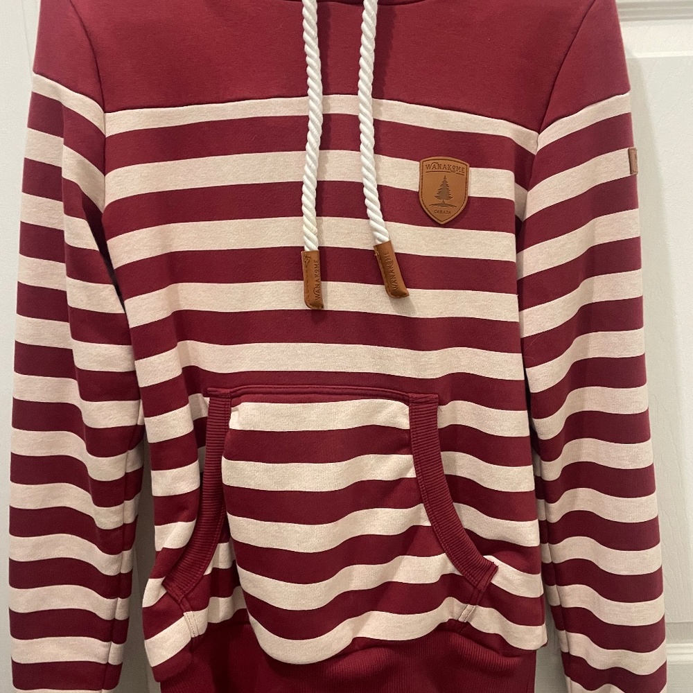 Wanakome Hoodie size small